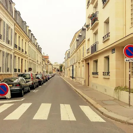 Mon A Le Beauvau Daire *
